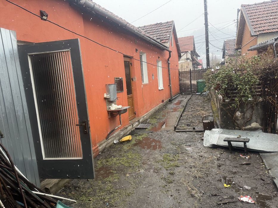 Se vinde casa de colonie