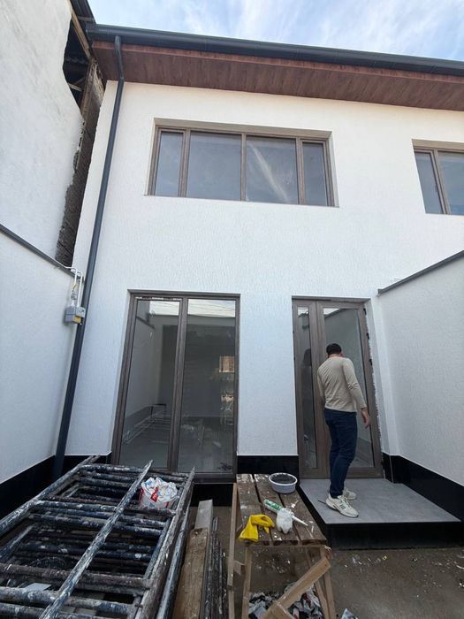 Сергели Янги Дархон  махал 5 хонакоттедж  кадастр бор 2 этажка метро