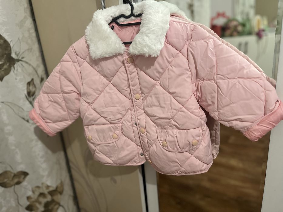 Демисезонная куртка на девочку, рост 100