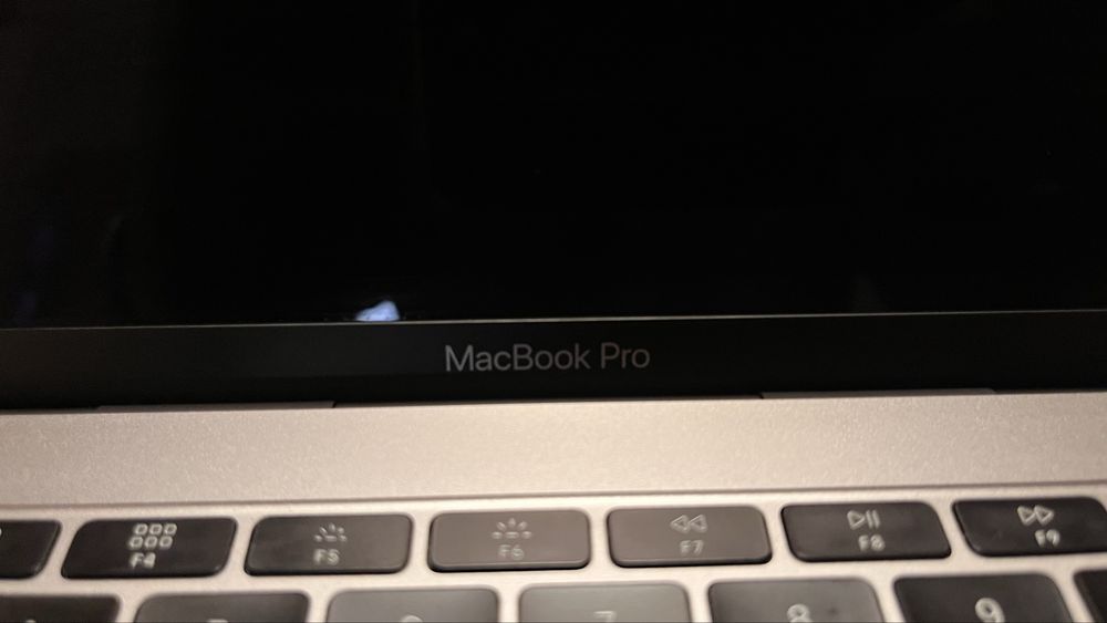 Apple • MacBook Pro 2017 şi MagicMouse