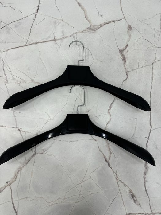 Продаю вешалки 1000шт есть