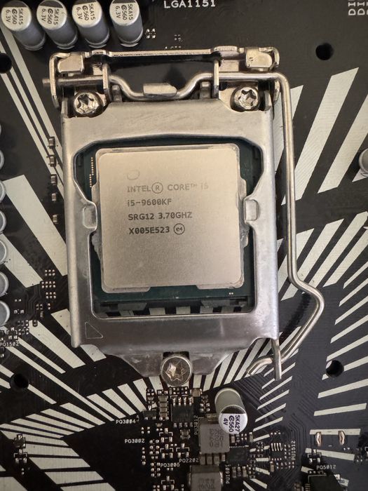 Kit placa de baza+i5 9600kf+16gb RAM DDR4