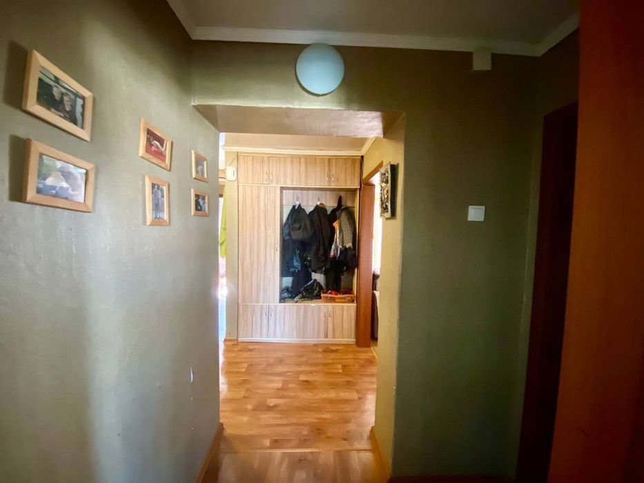 Продам 3 комн Бензострой