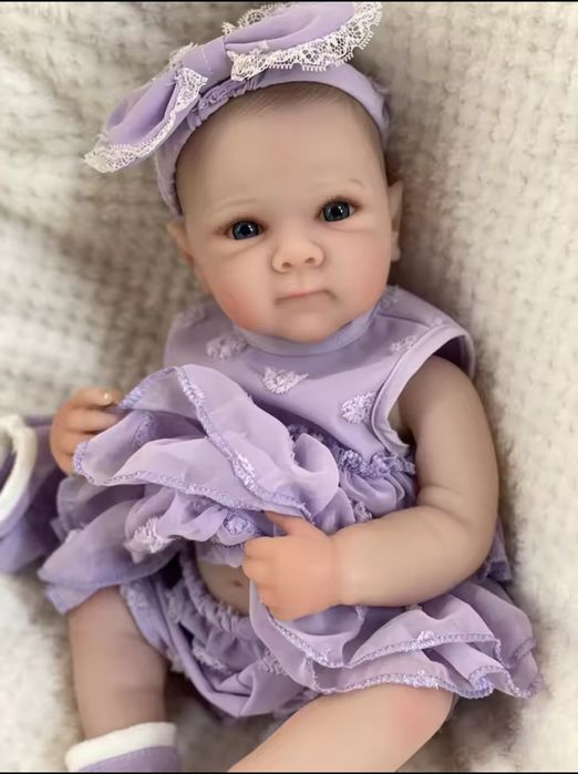 Налични НОВО в кутия Реборн бебе изцяло силикон