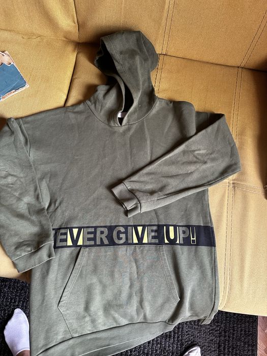 Дамски суитшърти и худита: H&M, Zara, Crop, Sinsay