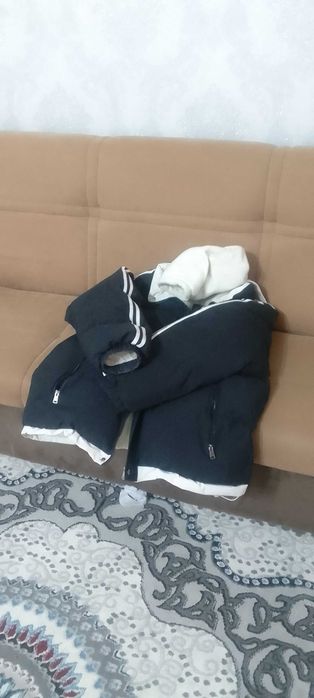 Куртка оверсайс янгидай турибди.