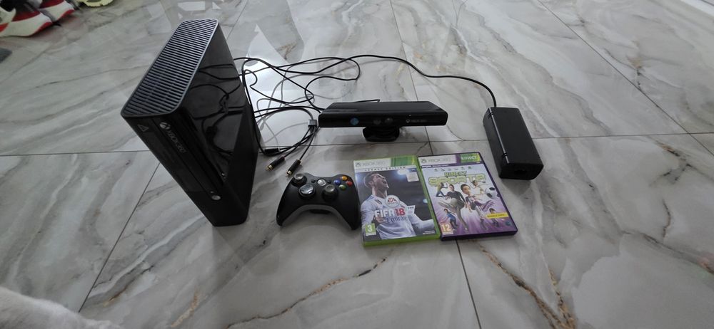 Cand xbox 360 e pachet complet