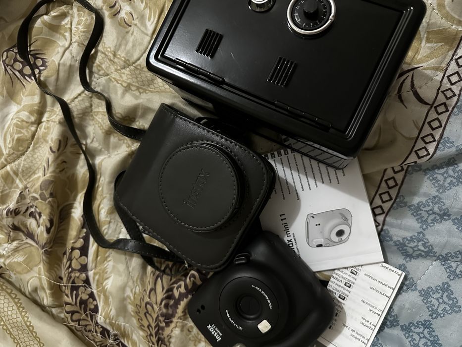 Продам камеру INSTAX 11 MINI