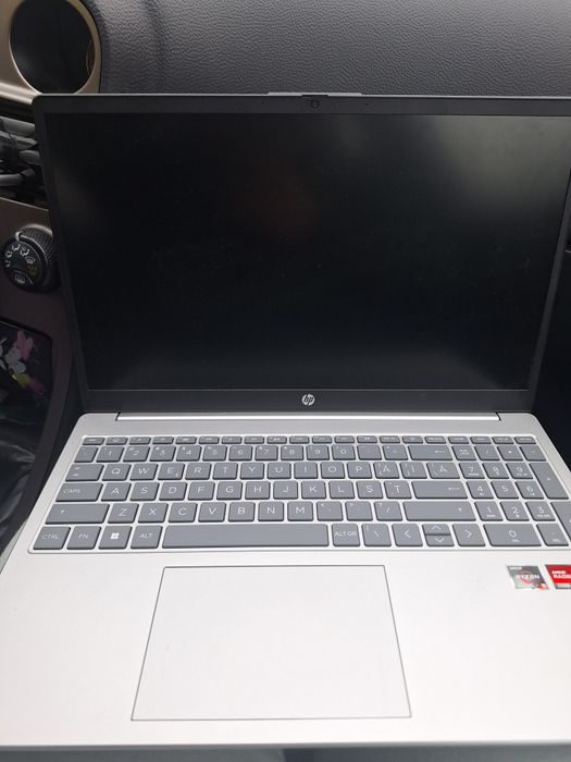 Laptop HP  cu încărcător