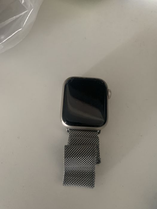 Часы Apple watch SE