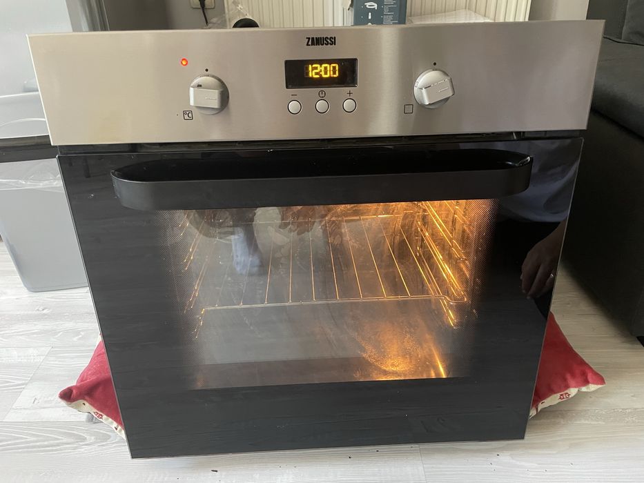 Cuptor electric Zanussi