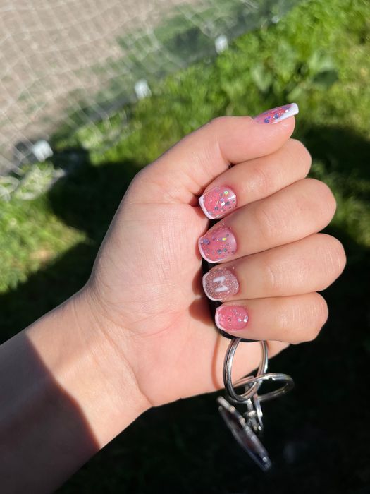 Unghii în gel și altele