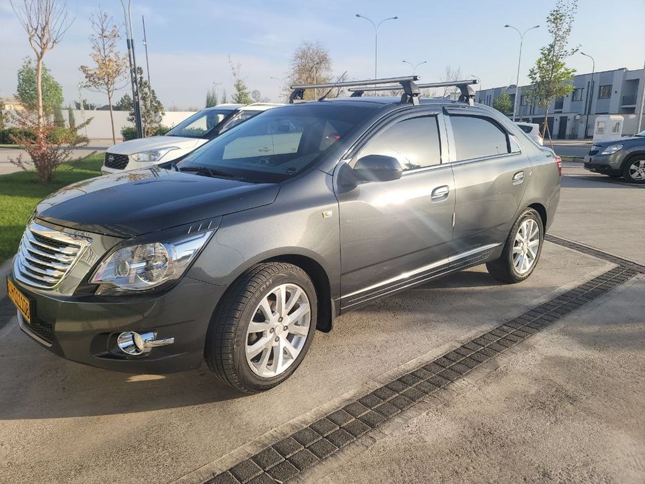 Автомобиль кобальт