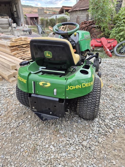 Tractoras de gazon John Deere in 2 pistoane 16cp
