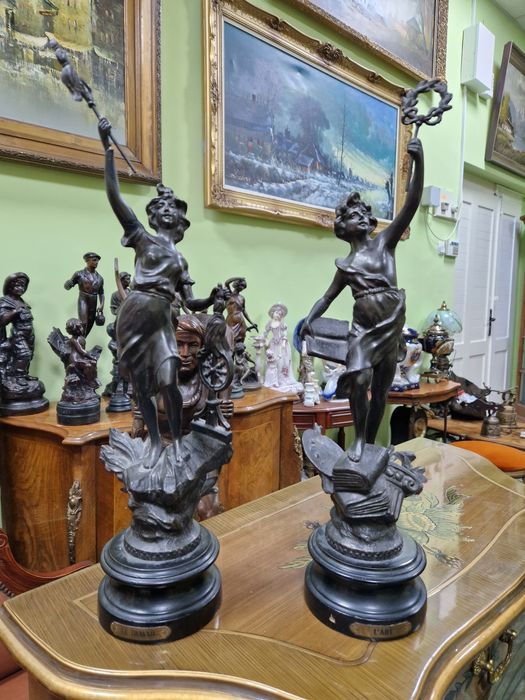 Чифт страхотни антикварни колекционерски френски фигури статуетки
