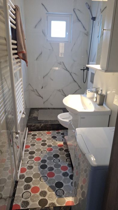 Apartament  2 camere semidecomandat