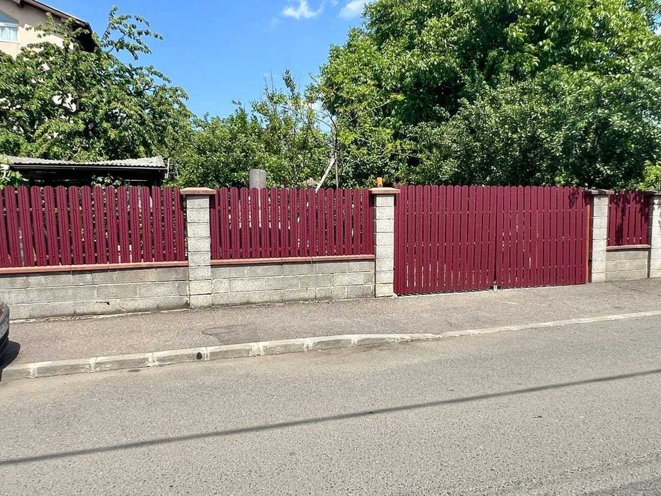 Garduri si porti din panouri stil jaluzele, tabla cutata, sipca metalica, plasa bordurata, fier forjat, BCA sau beton si alte modele la comanda