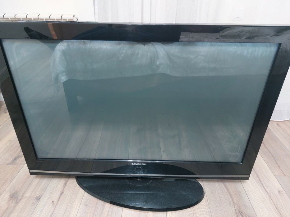 Продам Телевизор 107см, самсунг.