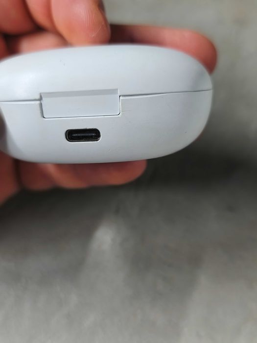 JBL  Bluetooth слушалки