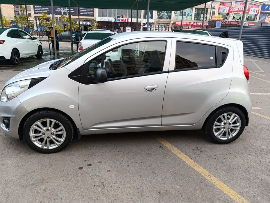 shevrolet spark 15г. Родная краска.