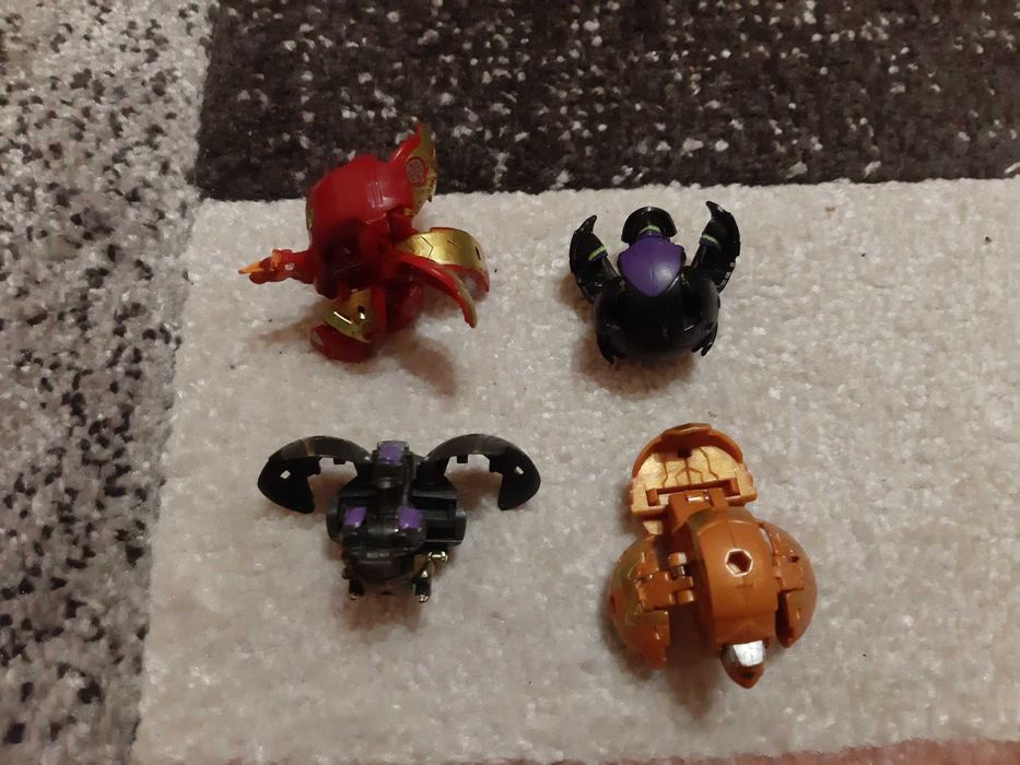 Lot 4 figurine bakugan