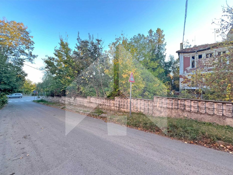 За продажба атрактивен ПАРЦЕЛ в ТОП ЦЕНТЪР - 2,4 ДКА, гр. Нови пазар.