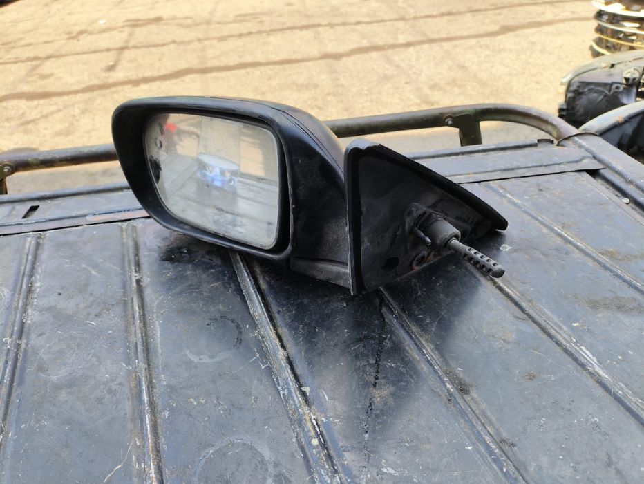 Зеркало заднего вида