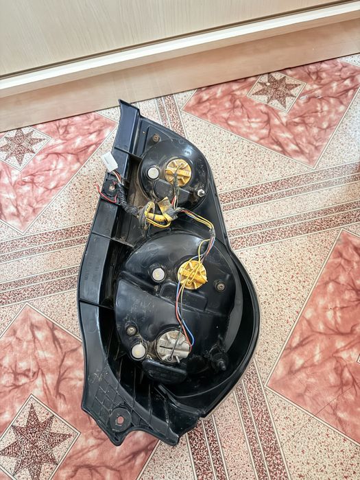 Продается задняя фара на SPARK