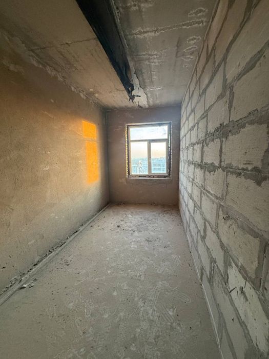 Иккиламчи кредит хам мавжуд 2 хонали гиштли квартира тезда сотилади