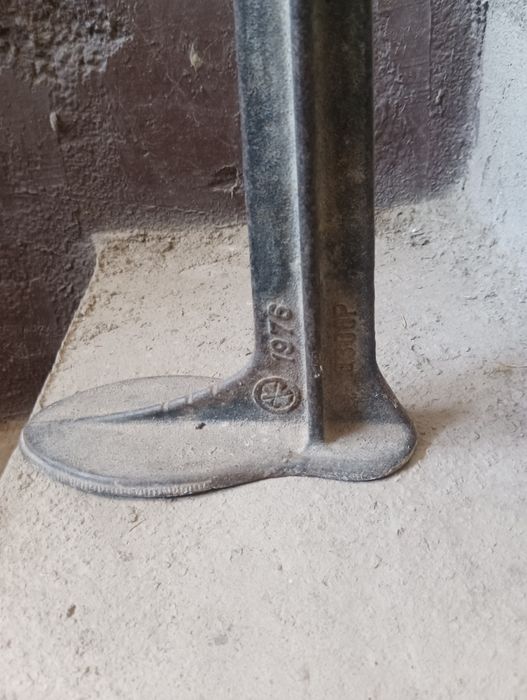 Сапожная лапа 1976 года цена 3.00руб.