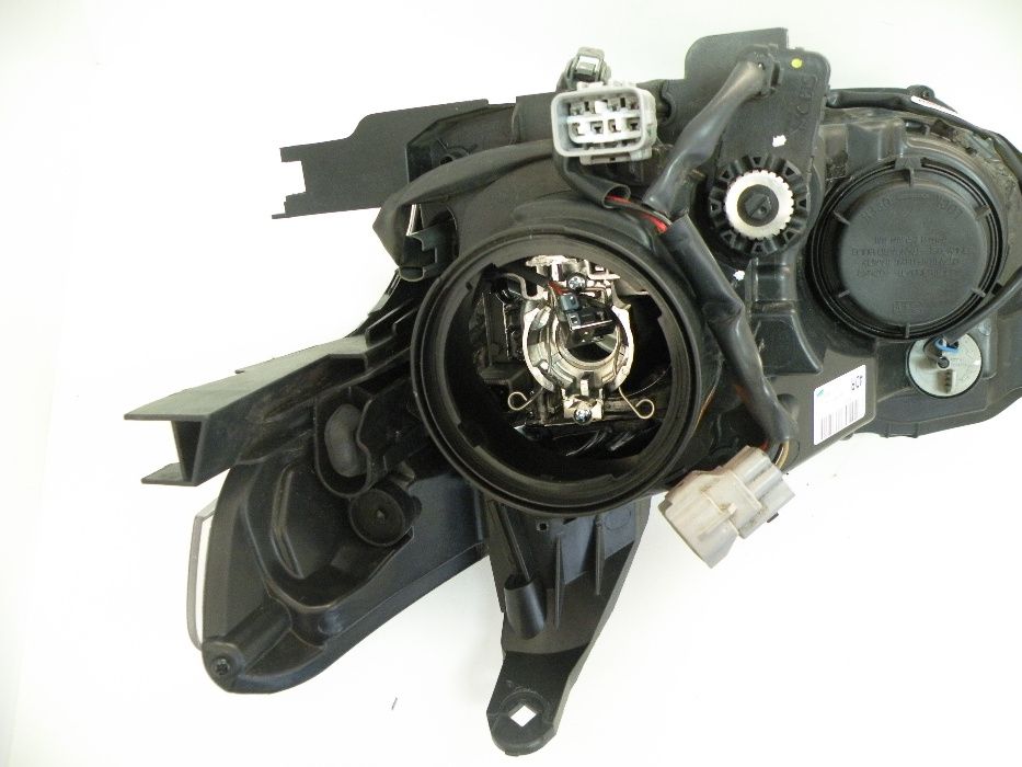 Mitsubishi Outlander xenon far Мицубиши Аутлендър ксенон десен ляв фар