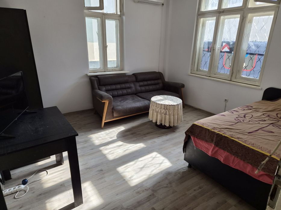 Квартира под наем 1-стаен с двор