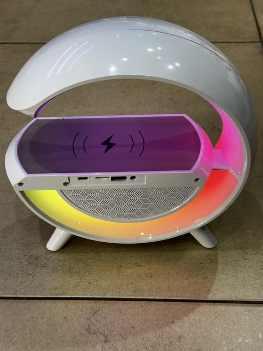 Бзжична Led лампа със зарядно и високоговорител/ Wireless led lamp