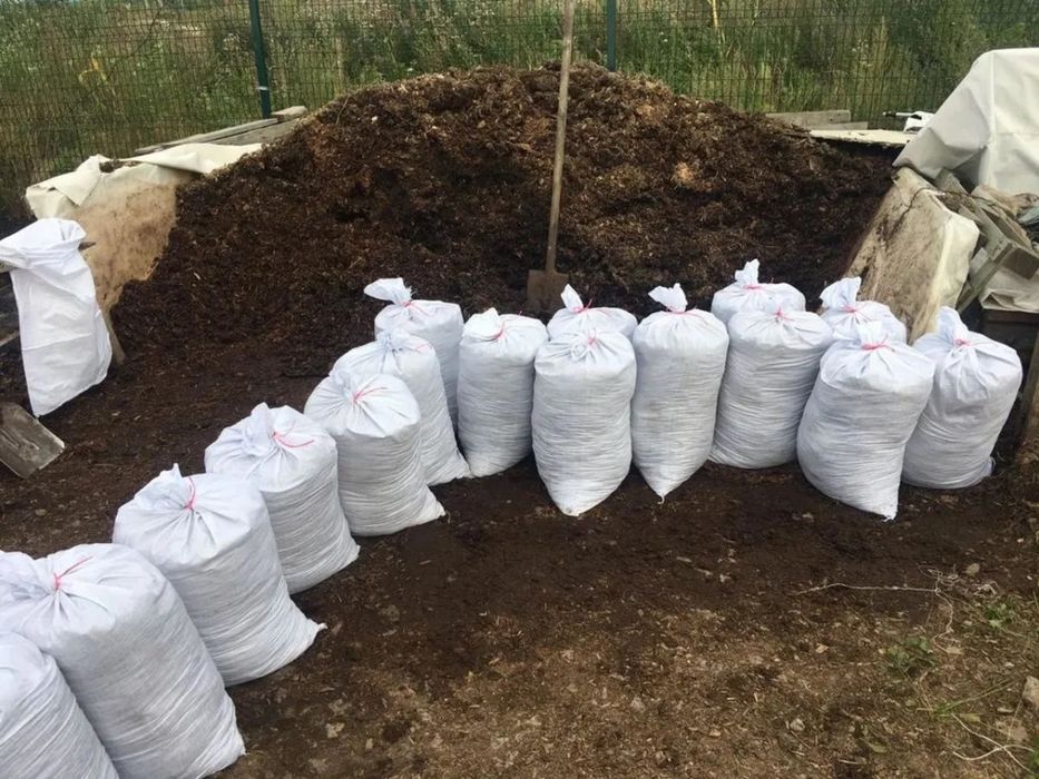 Перегной в мешках чернозем