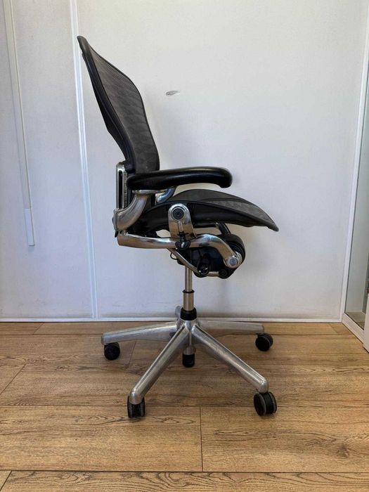 Refurbished Herman Miller Aeron Aluminium - Lumbar Support