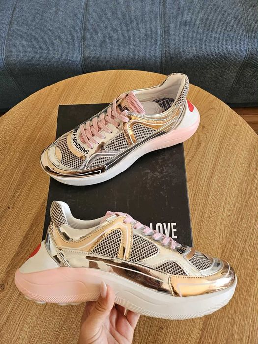 Нови маркови маратонки