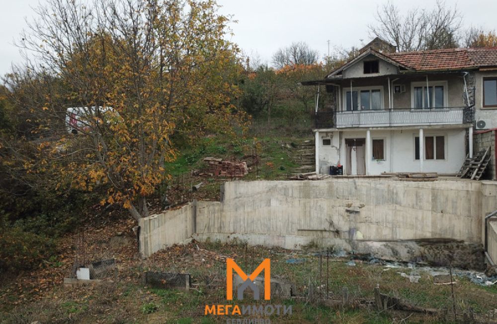 Продажба Къща гр. Севлиево - гр. Севлиево 50m² и двор 990m²