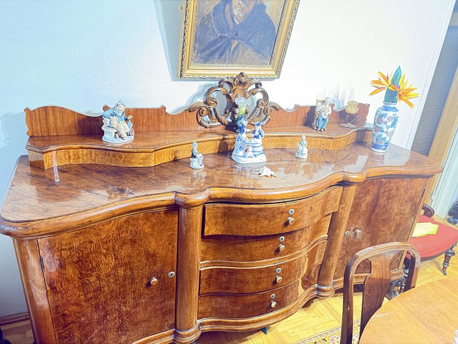 Mobilier vechi sufragerie, comoda vanity