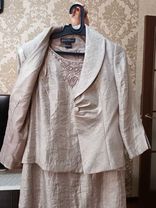 Платье на выход. Размер 46-48.