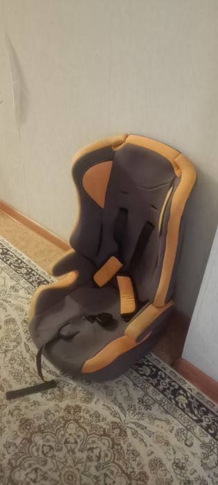 Автокресло продам