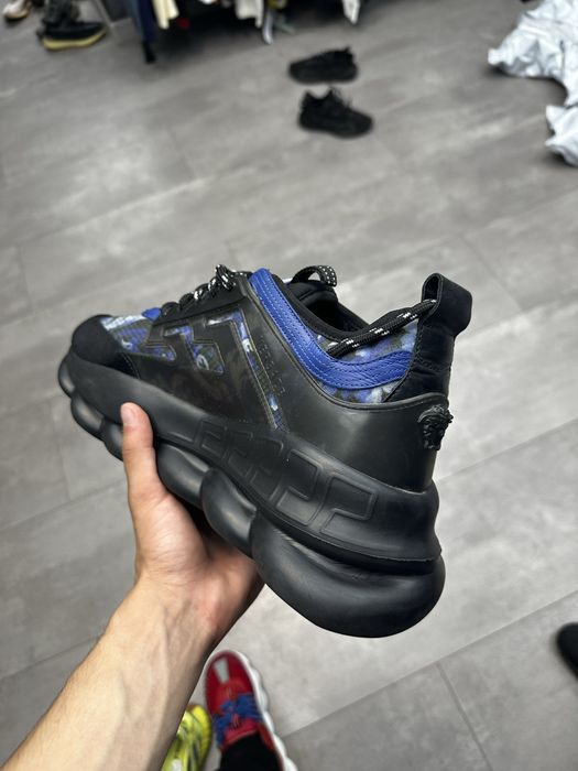 Versace chain reaction