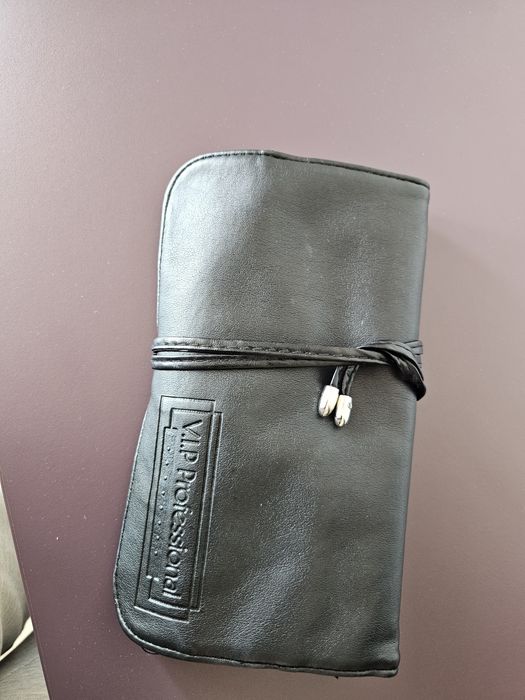 Etui pensule machiaj
