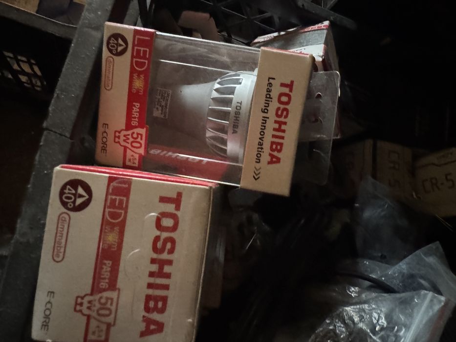 Detectoare de fum,intrerupatoare si becuri led