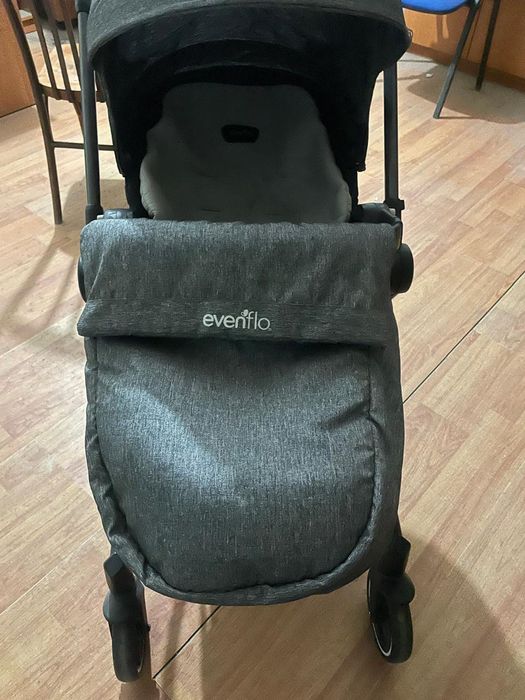 Коляска  Evenflo
