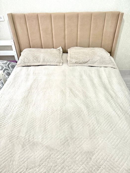 Продам двухспальную кровать