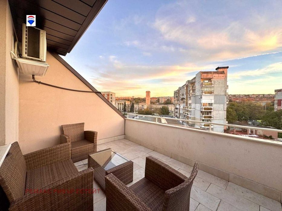 Продава се Четиристаен апартамент в Русе, Широк център - 148 кв.м за 1250 €/кв.м - Снимка #9