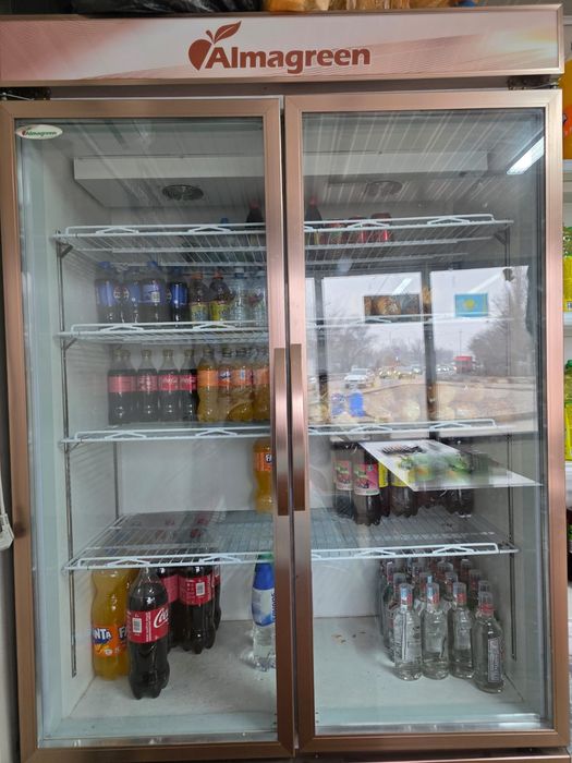 Продам холодильник для магазина