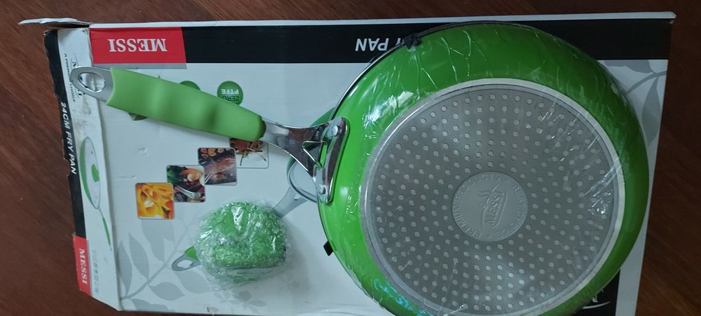 Продам сковороду новую