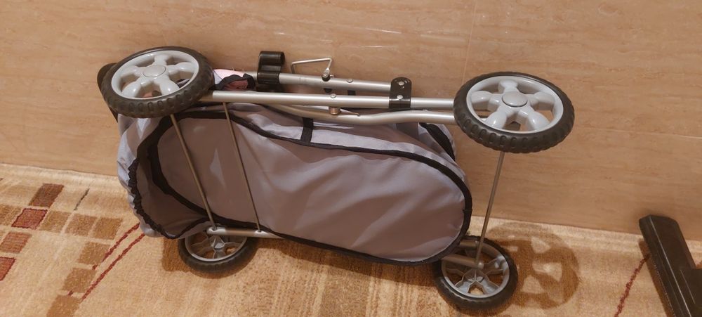 Коляска для кукол