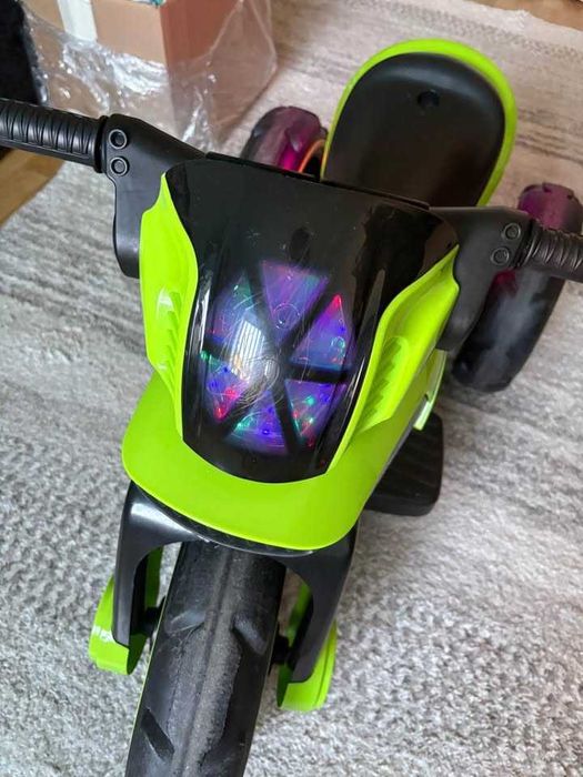 Vând motocicletă electrică pentru copii